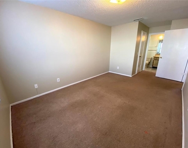 4148 Pershing Pointe Place - Photo Thumbnail 15