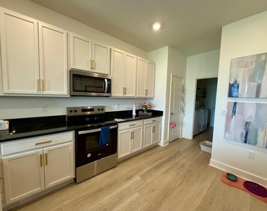 16522 Brook Isle Way - Photo Thumbnail 3
