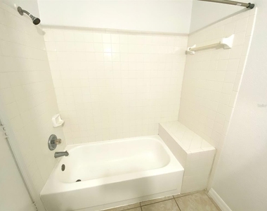 2550 N Alafaya Trail - Photo Thumbnail 3