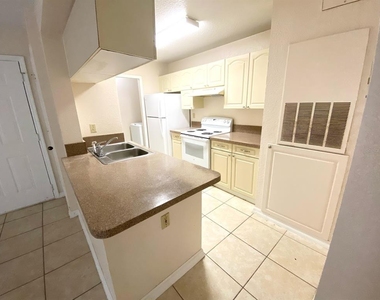 2550 N Alafaya Trail - Photo Thumbnail 6