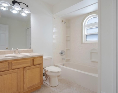 12661 Enclave Drive - Photo Thumbnail 9