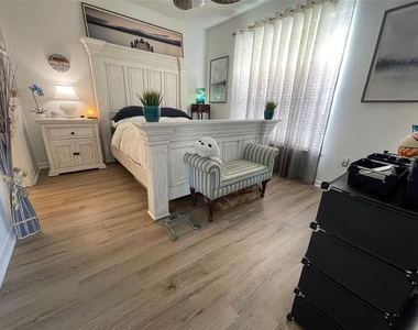 13103 Mulberry Park Drive - Photo Thumbnail 10