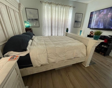 13103 Mulberry Park Drive - Photo Thumbnail 12