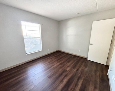 1229 Kennedy Road - Photo Thumbnail 8