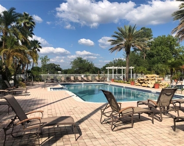 5475 Vineland Road - Photo Thumbnail 28