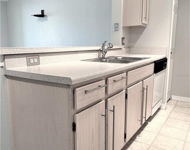 5475 Vineland Road - Photo Thumbnail 25