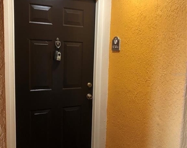 5475 Vineland Road - Photo Thumbnail 3