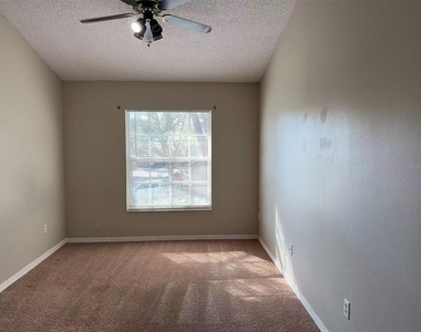 1206 N Fairway Drive - Photo Thumbnail 5