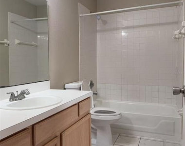 1206 N Fairway Drive - Photo Thumbnail 6