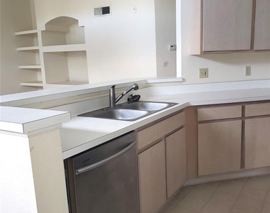 7300 Westpointe Boulevard - Photo Thumbnail 23