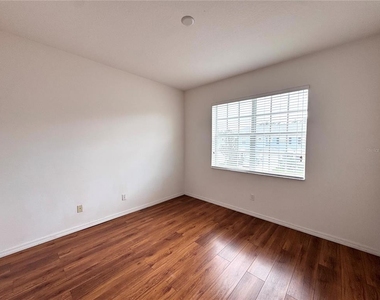 10735 Savannah Wood Drive - Photo Thumbnail 14