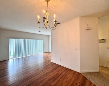 10735 Savannah Wood Drive - Photo Thumbnail 3