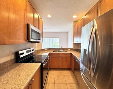 10735 Savannah Wood Drive - Photo Thumbnail 6