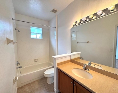 10735 Savannah Wood Drive - Photo Thumbnail 11