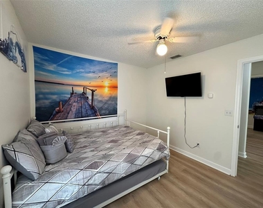 1009 Lake Davenport Boulevard - Photo Thumbnail 24