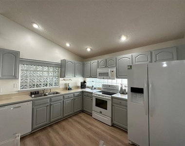 1009 Lake Davenport Boulevard - Photo Thumbnail 8