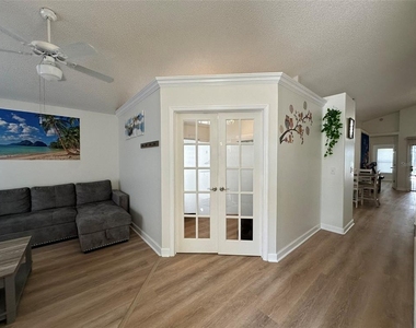 1009 Lake Davenport Boulevard - Photo Thumbnail 2