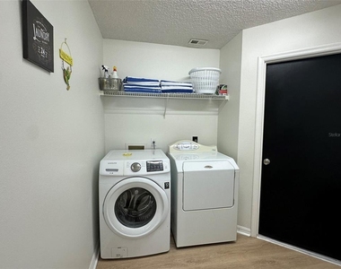 1009 Lake Davenport Boulevard - Photo Thumbnail 10