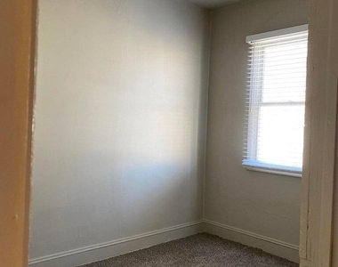 131 S Blakely Street - Photo Thumbnail 16