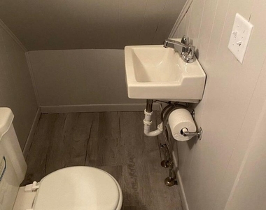 131 S Blakely Street - Photo Thumbnail 13