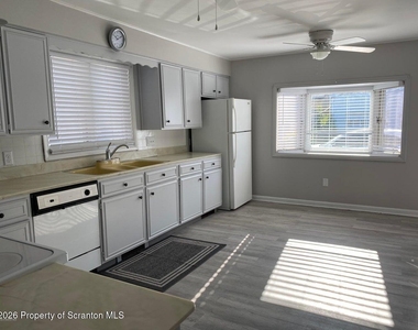 131 S Blakely Street - Photo Thumbnail 1