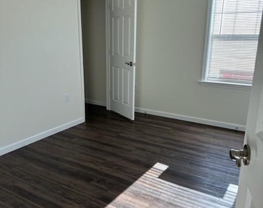 1313 Madison Avenue - Photo Thumbnail 10