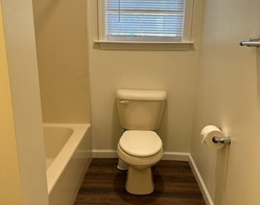 1313 Madison Avenue - Photo Thumbnail 12