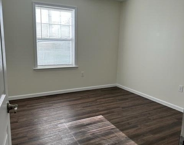 1313 Madison Avenue - Photo Thumbnail 9