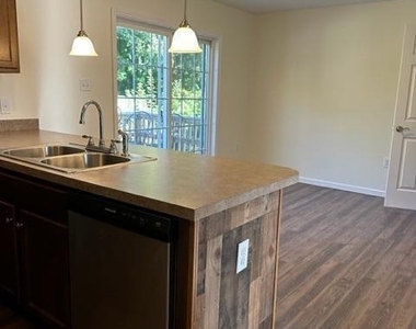 1313 Madison Avenue - Photo Thumbnail 2