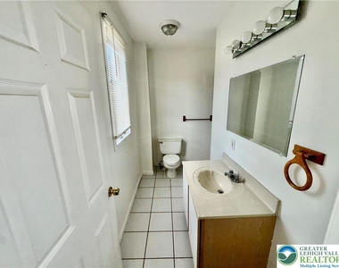 2955 Middletown Road - Photo Thumbnail 7
