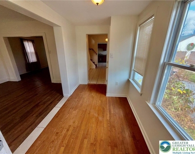 2955 Middletown Road - Photo Thumbnail 2