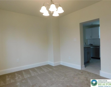 68 W Union Boulevard - Photo Thumbnail 10