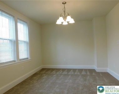 68 W Union Boulevard - Photo Thumbnail 9