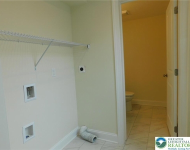 68 W Union Boulevard - Photo Thumbnail 16