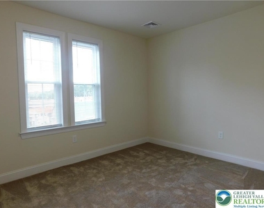 68 W Union Boulevard - Photo Thumbnail 25