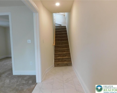 68 W Union Boulevard - Photo Thumbnail 3
