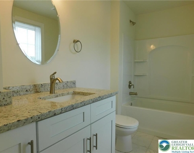 68 W Union Boulevard - Photo Thumbnail 21
