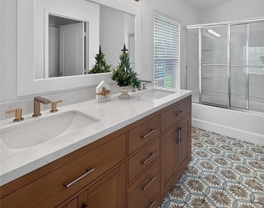 6602 S Goldenrod Road - Photo Thumbnail 3