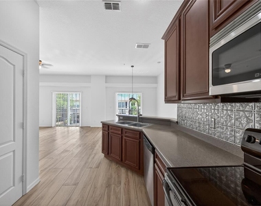 6602 S Goldenrod Road - Photo Thumbnail 9
