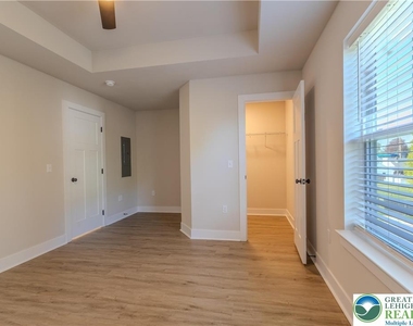 1411 Greenview Drive - Photo Thumbnail 20