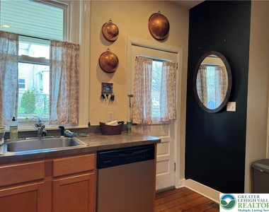 417 Linden Street - Photo Thumbnail 12