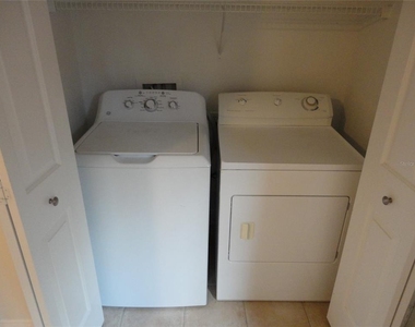 2636 Sw 35th Place - Photo Thumbnail 9