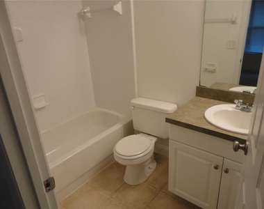 2636 Sw 35th Place - Photo Thumbnail 6