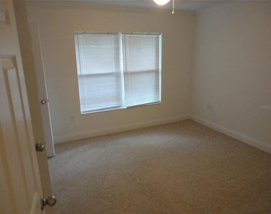 2636 Sw 35th Place - Photo Thumbnail 5