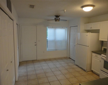 2636 Sw 35th Place - Photo Thumbnail 2