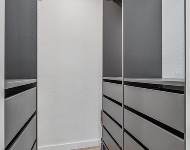 5124 Conroy Road - Photo Thumbnail 8