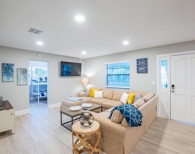 244 Lexington Drive - Photo Thumbnail 21