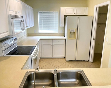 2498 Margaret Lane - Photo Thumbnail 2