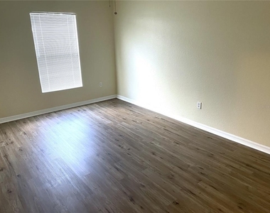 2498 Margaret Lane - Photo Thumbnail 6