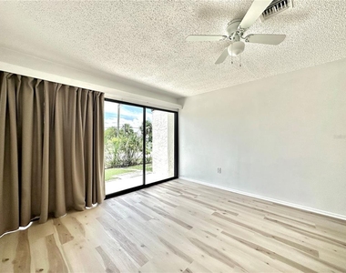 1001 W Marion Avenue - Photo Thumbnail 12
